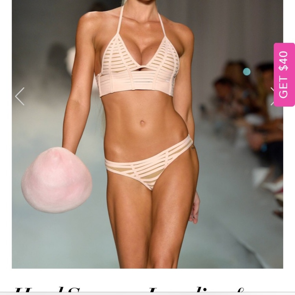 NWT Beach Bunny Skimpy Bottom